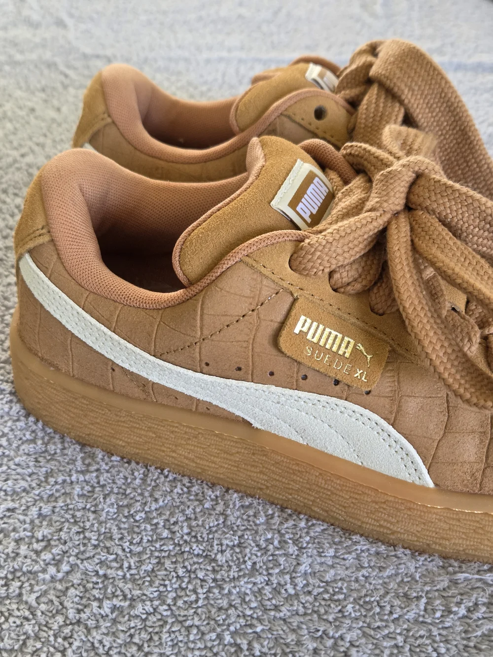 PUMA Woman's Size 6.5 Suede XL  Sneakers in Tan